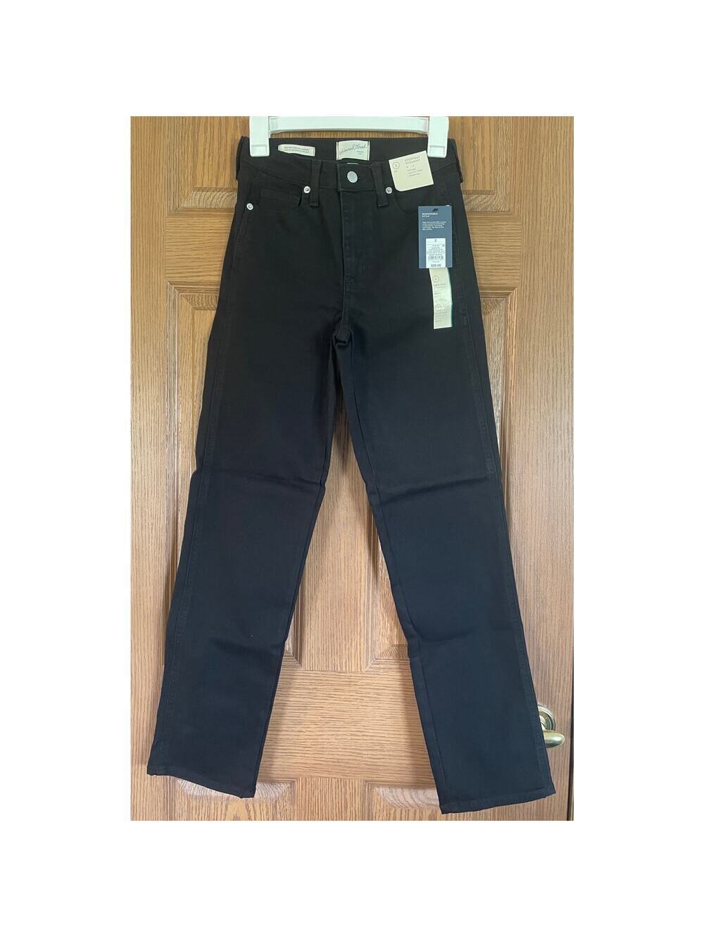 NWT Size 2/R Womens Black Jean High Rise Slim Hip & Thigh Straight Leg Inseam 39